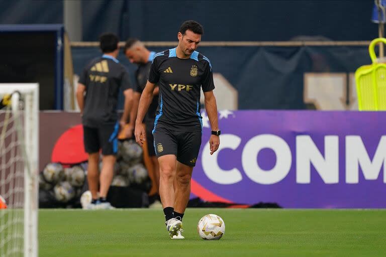 Scaloni en el entrenamiento de este jueves en la Universidad de Florida