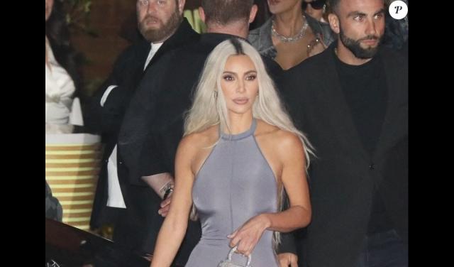 Kim Kardashian fesses à l'air en jockstrap et méconnaissable : photo dingue  de la star