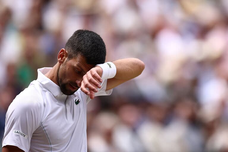 El padecimiento de Novak Djokovic en los dos primeros sets de la final de Wimbledon