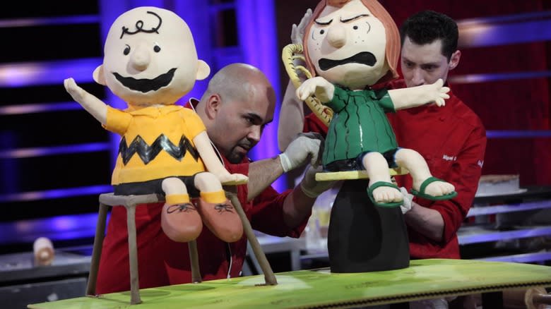 Food Network Challenge contestants make Snoopy themed cakes 