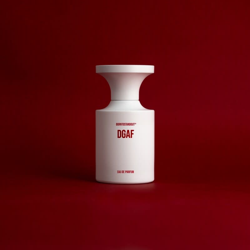 BORNTOSTANDOUT香水瓶設計靈感來自於朝鮮白瓷酒器(玉壺春瓶)