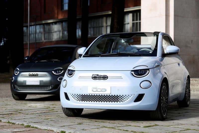 FILE PHOTO: A new Fiat 500 electric car is unveil in Milan