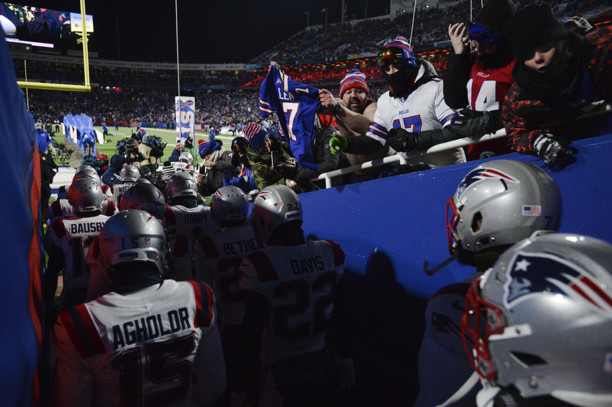 Photos: Players, fans get ready for Bills-Patriots at Highmark Stadium