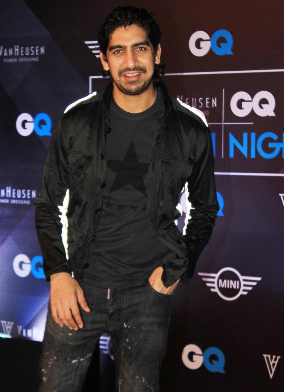 Bollywood meets fashion at 'Van Heusen and GQ Fashion Nights 2016' finale