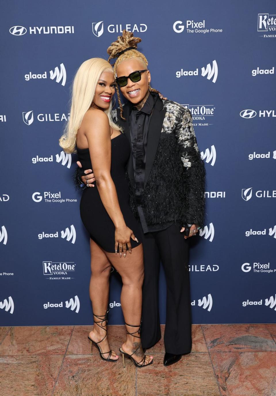 34th annual glaad media awards arrivals janeeka muse and adrienne muse