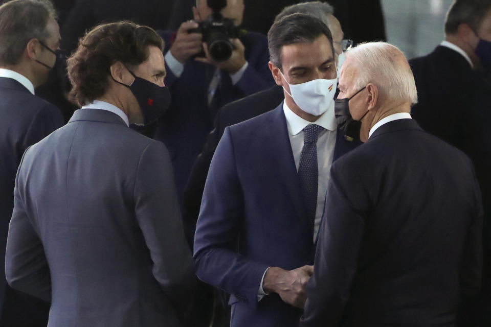 Trudeau, Sánchez y Biden en la cumbre de la OTAN. (REUTERS/Yves Herman/Pool)