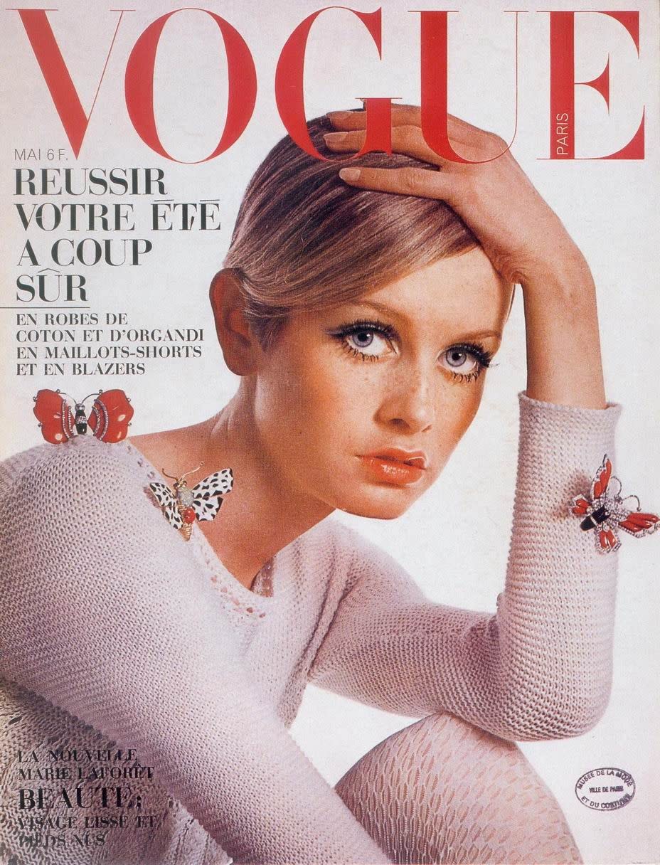 French “Vogue” puts Twiggy on their cover May of 1967.