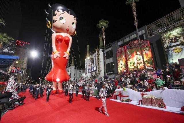 Opening Night Reds Carpet Parade