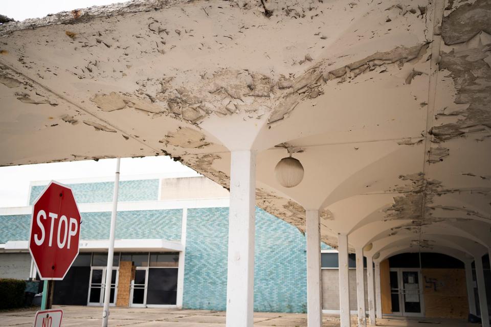 A Franklin County judge has ordered the owners of Eastland Mall to make several repairs including fixing cracked and broken concrete.