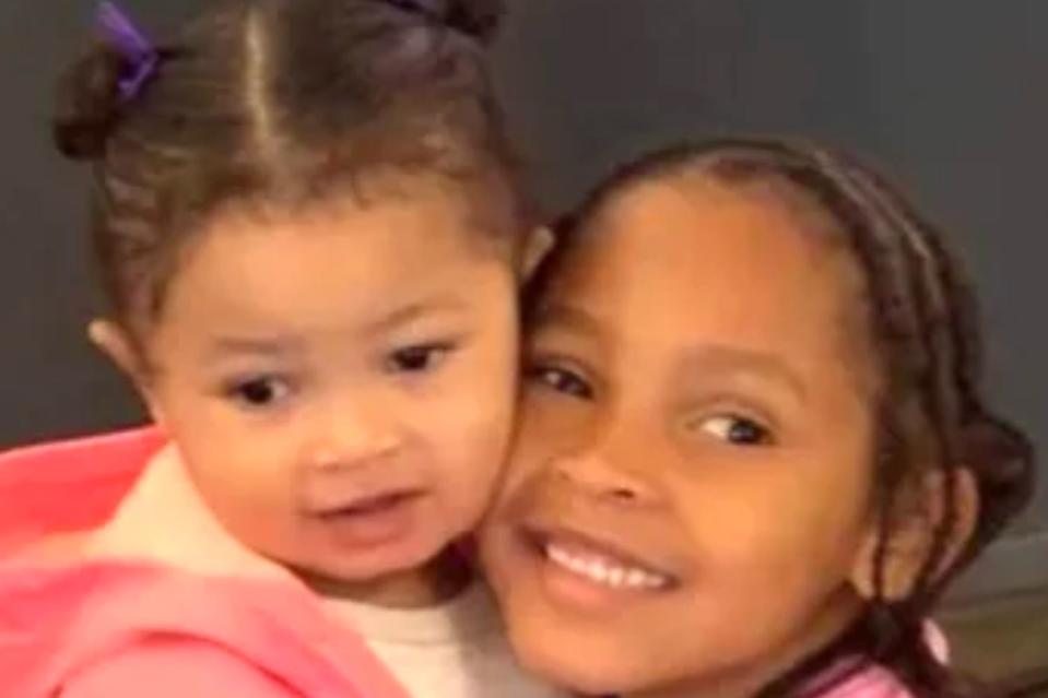 <p>Go Fund Me</p> Sisters Aalijah (L) and Annie Isom