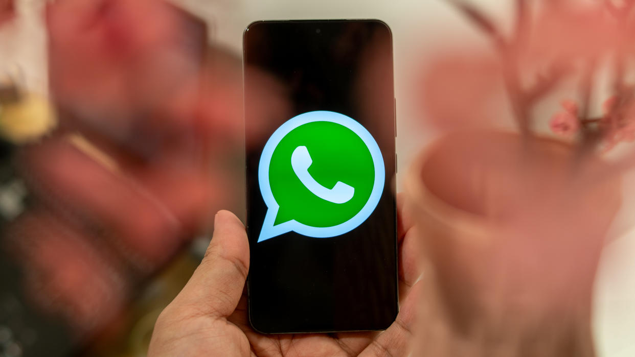  Whatsapp logo. 