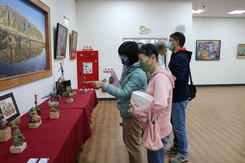 島輝綻放111跳島巡迴馬公展　即起馬公市所展出