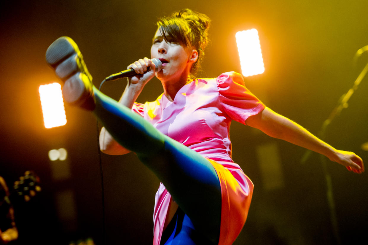  Kathleen Hanna of Bikini Kill performs in 2019. (Photo: Ollie Millington/Redferns)