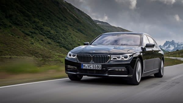 2017年式插電增程環保旗艦BMW 740e台幣290萬有找，北美售價已出