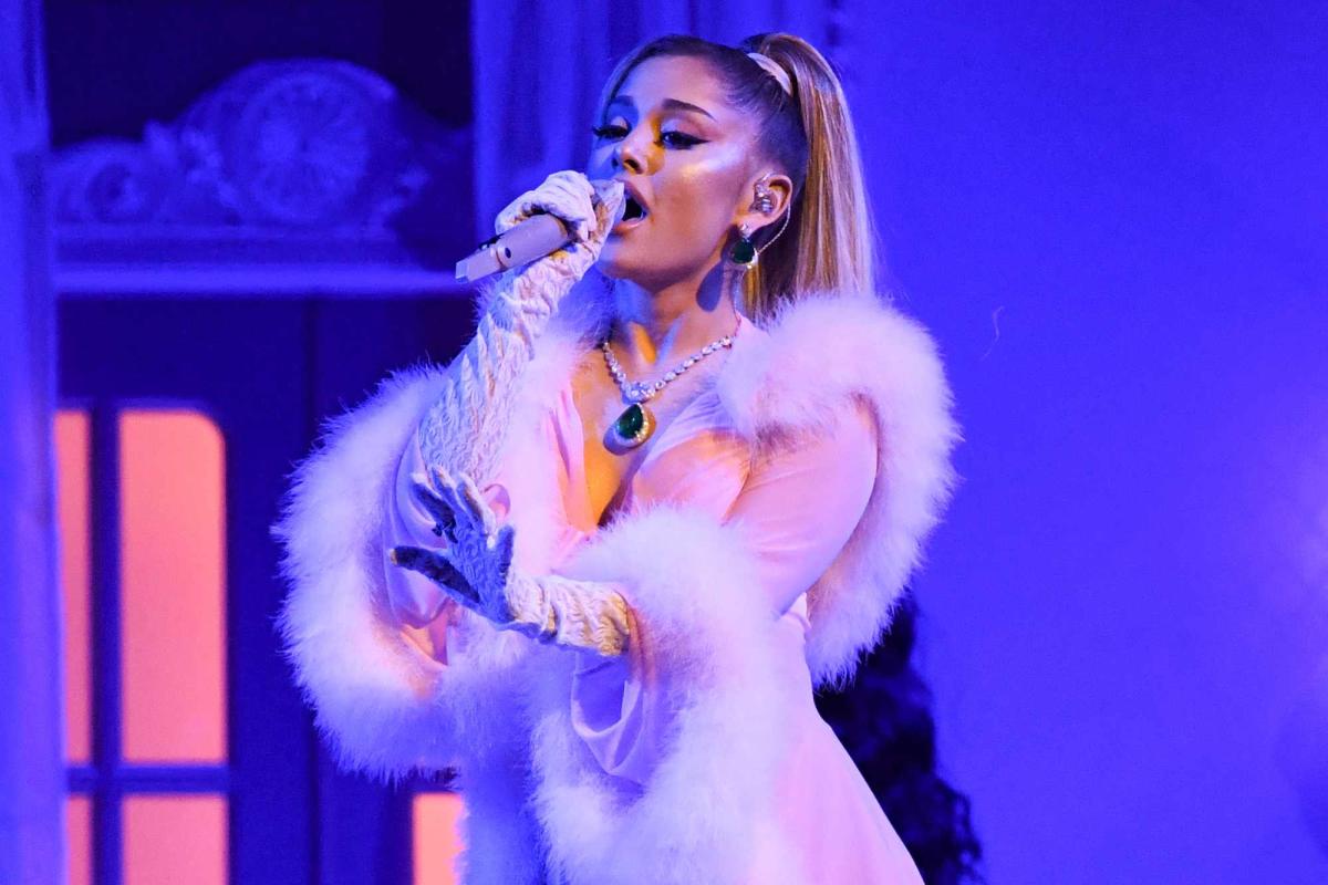Ariana Grande Teases New Album In Tearful Preview Im So Tired 7505