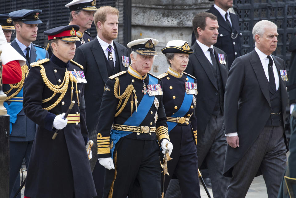 <p>Britain's King Charles III and members of the Royal family follow a gun carriage carrying the coffin of Queen Elizabeth II during her funeral service in Westminster Abbey in central London on September 19, 2022. (Photo by Joshua Bratt / POOL / AFP) (Photo by JOSHUA BRATT/POOL/AFP via Getty Images)</p> 