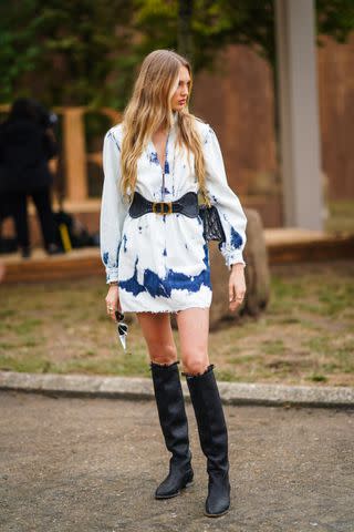 17 Chic Denim Dress Outfits to Wear for Any Occasion