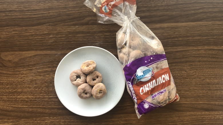 Snack Planet cinnamon mini donuts