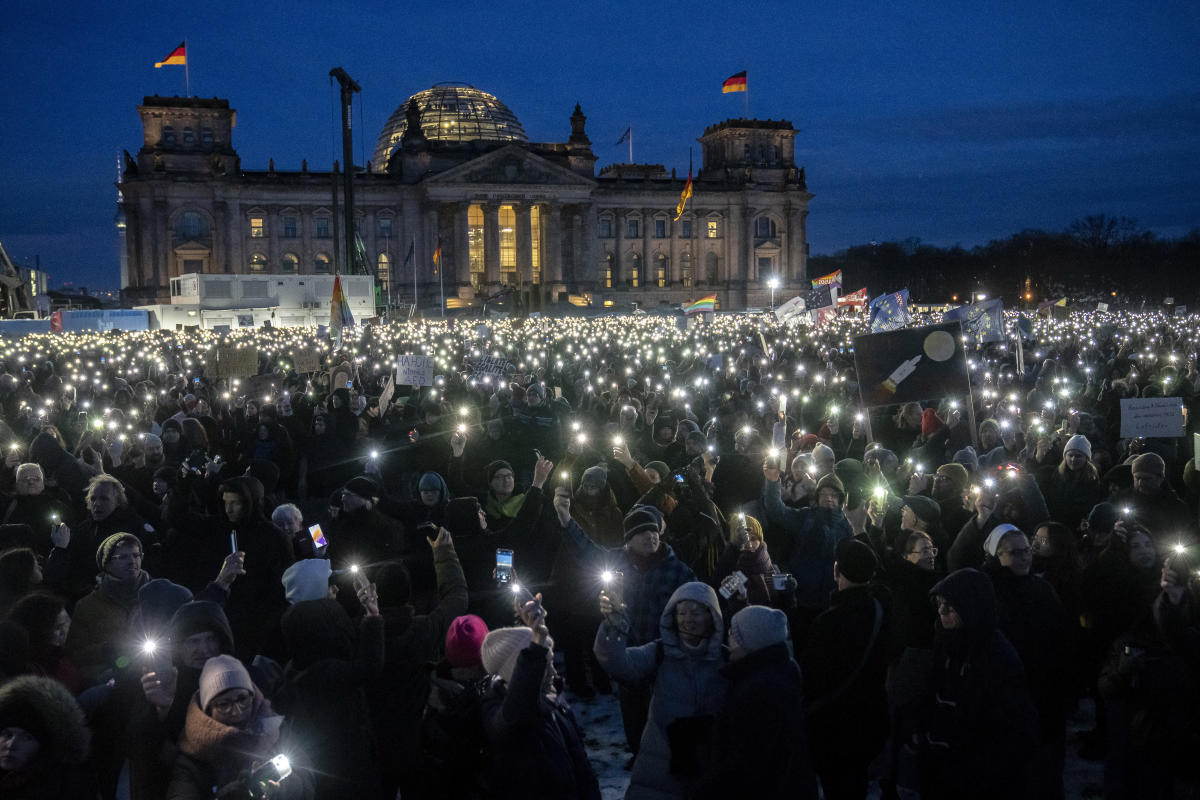 Die Deutschen dachten, sie seien frei vom Nationalismus, nachdem sie sich mit ihrer Nazi-Vergangenheit auseinandergesetzt hatten.  Sie lagen falsch