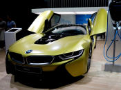 Platz 4: Mit dem i3 und dem Hybrid i8 etablierte BMW bereits eine eigene Elektromarke. Das Ziel: 100.000 verkaufte Elektrofahrzeuge. 2016 brachte es BMW bereits auf 62.148 Verkäufe. (Bild-Copyright: Ng Han Guan/AP Photo)
