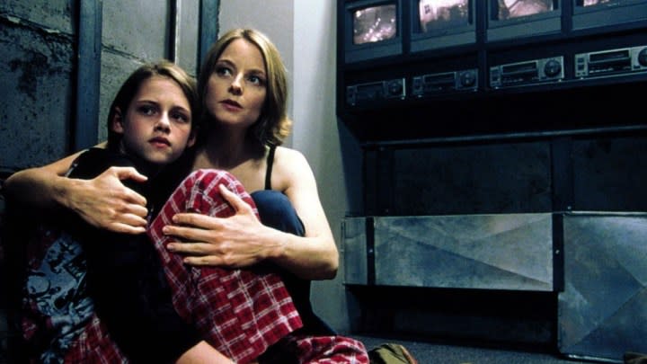 Kristen Stewart and Jodie Foster in Panic Room.