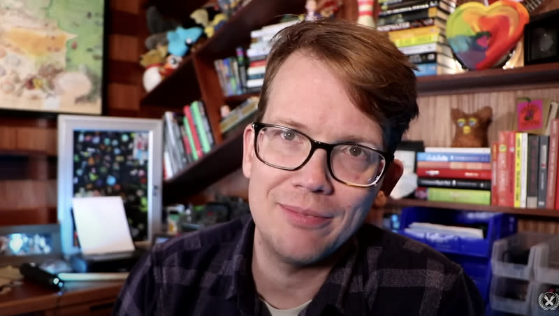 Hank Green announces his Hodgkin lymphoma diagnosis on YouTube.