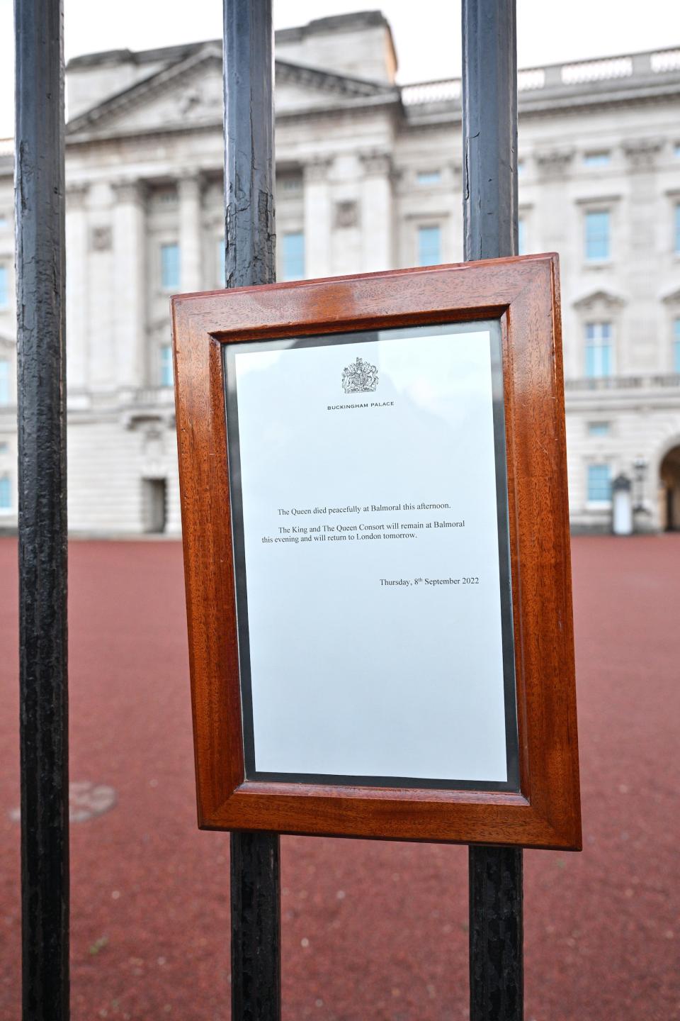 The Queen's death announcement is posted at Buckingham Palace.
