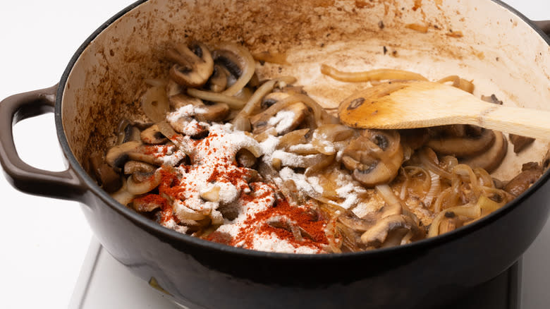 Adding flour to sautéed vegetables