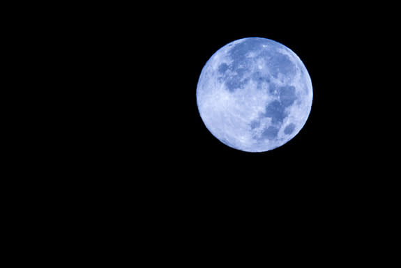 'Blue Moon' of 2012: See the First Photos