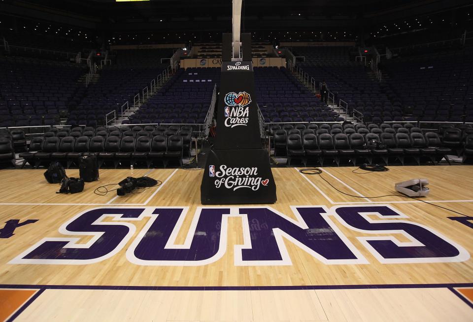 A top Phoenix Suns executive is stepping down as the franchise transitions to a new ownership group. (Christian Petersen/Getty Images)