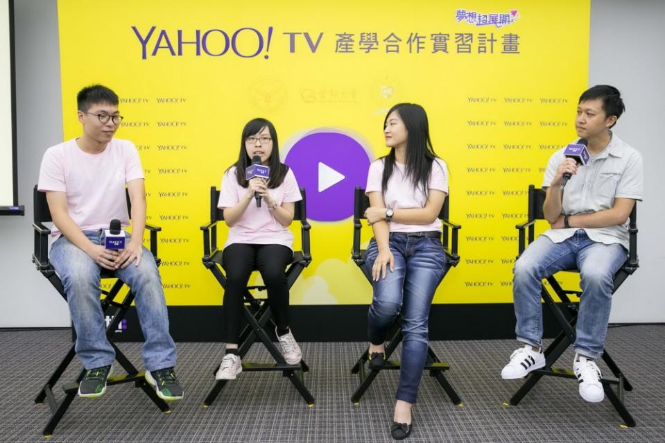 Yahoo TV實習生分享：「為了做出年輕人也喜歡的政治節目，我們設計許多創意內容，如與柯文哲市長玩真心話大冒險、貼年輕人很夯的面膜，盡情發揮創意、突破框架設計節目。」Yahoo奇摩提供