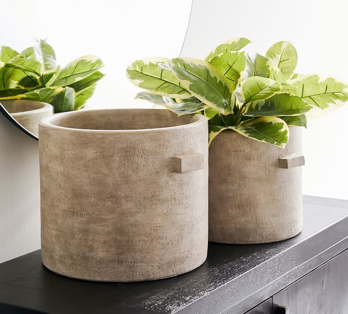 1) Maya Terra Cotta Planter