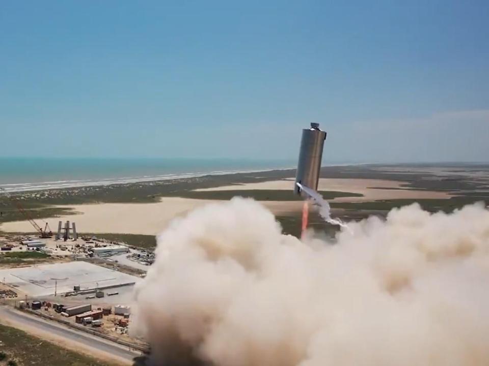 SpaceX performed a second 150m test flight of its Starship SN6 prototype in Boca Chica, Texas, on 3 September 2020: SpaceX