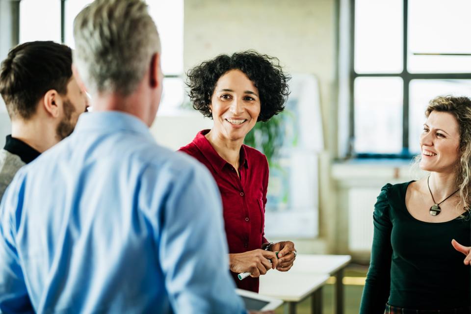 Gespräche können für viele Menschen unerwartet Positives offenbaren. - Copyright: Tom Werner via Getty Images