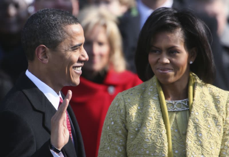 Barack Obama con su mujer, Michelle, presta juramento para convertirse en el 44º presidente de los Estados Unidos el 20 de enero de 2009 (Foto: Ron Edmonds/AP).