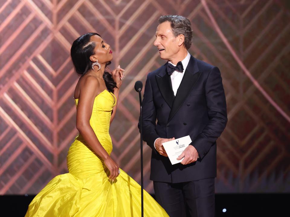 Kerry Washington and Tony Goldwyn at the 28th SAG Awards