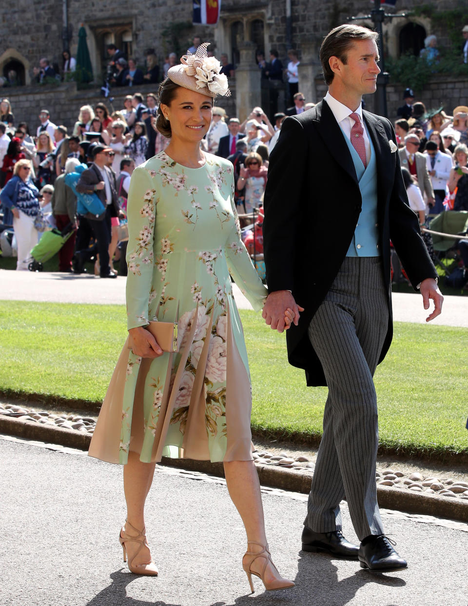 Pippa Middleton and James Matthews walk to the chapel (Picture: PA)