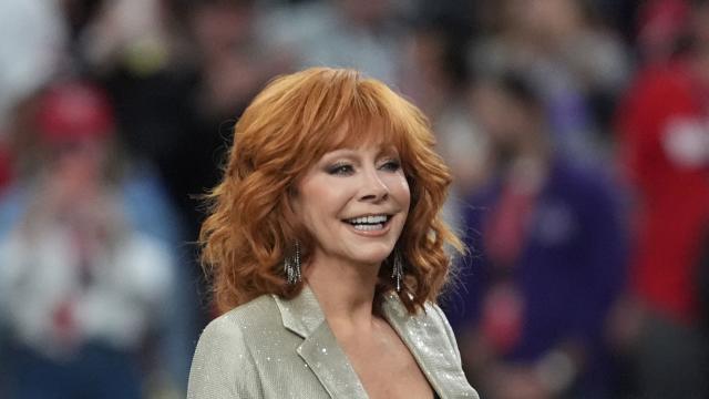 At 68, Reba McEntire Used This $9 Hydrating Concealer for Glowing Skin