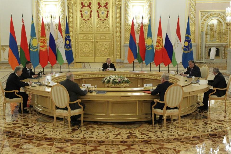 Russian President Vladimir Putin meets with leaders of the countries of the CTSO