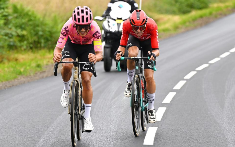 Richard Carapaz and Cristian Rodriguez out in front