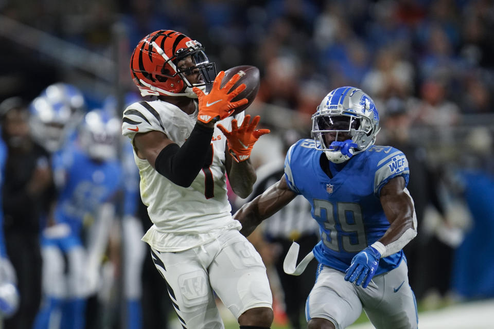 Cincinnati Bengals wide receiver Ja'Marr Chase (1) is the favorite to win NFL offensive rookie of the year. (AP Photo/Paul Sancya)