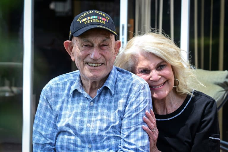 Harold Terens, 100, says his fiancee Jeanne Swerlin makes 'life worth living' (GIORGIO VIERA)