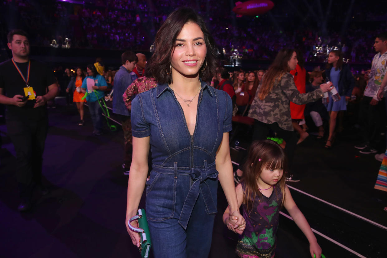 Jenna Dewan and daughter Everly at Nickelodeon’s 2018 Kids’ Choice Awards in Inglewood, Calif., on March 24, 2018. (Photo: Getty Images)