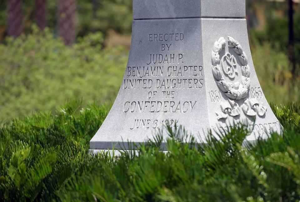 A monument which remembers Confederate veterans, was erected by the Judah P. Benjamin Chapter of the United Daughters of the Confederacy. The monument, which has a Confederate flag etched on one side, was unveiled in June 1924 and sat outside the Manatee County Historic Courthouse.
