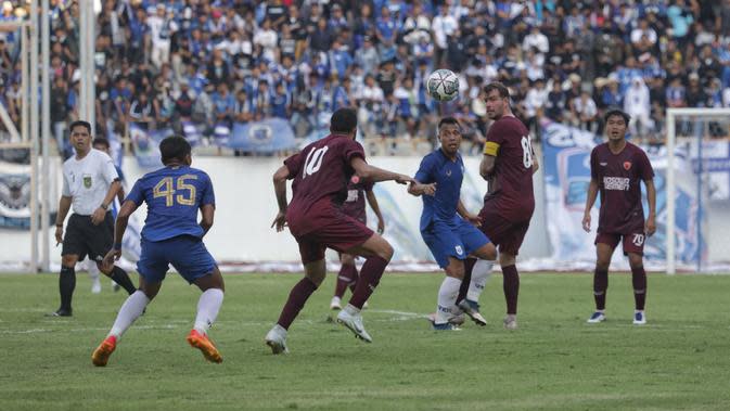 Pertandingan uji coba antara PSIS Semarang melawan PSM Makassar di Stadion Jatidiri, Semarang, Sabtu (28/5/2022) sore WIB.