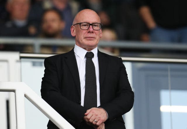 Derby boss Wayne Rooney has hit out at owner Mel Morris.