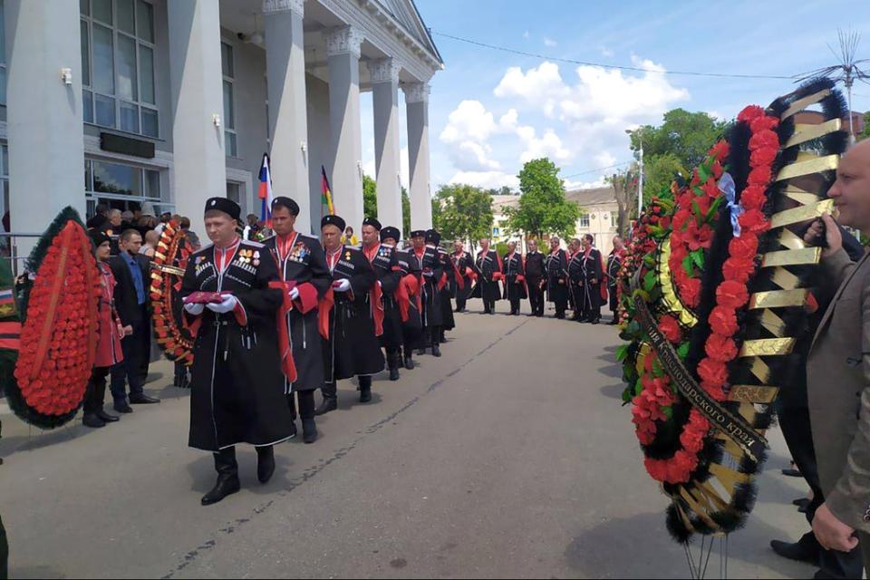 The funeral of Lt Col Alexander Kalnitsky, 60, who was killed in Vladimir Putin’s invasion of Ukraine (social media/e2w)