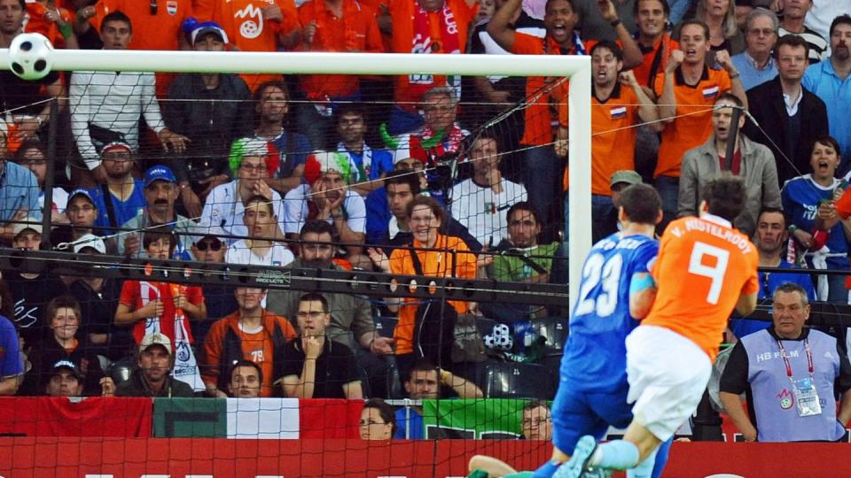 Ruud van Nistelrooy | PATRICK HERTZOG/Getty Images