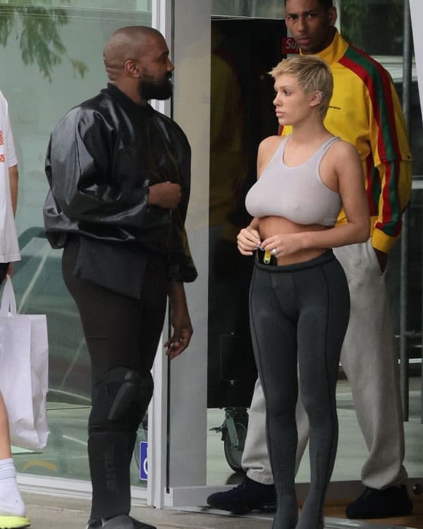 Bianca Censori con Kanye West 