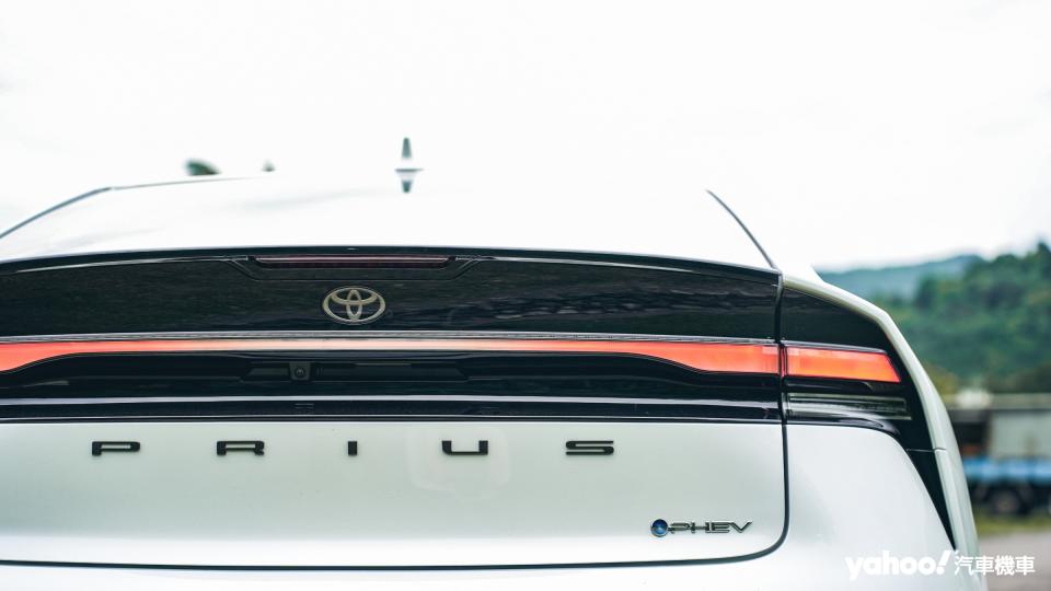 <p>2023 Toyota Prius PHEV鉑金版試駕！-09</p> 